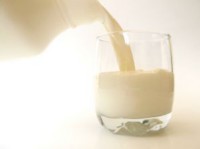 http://www.consostatic.com/wp-content/uploads/2012/11/lait-verse.jpg